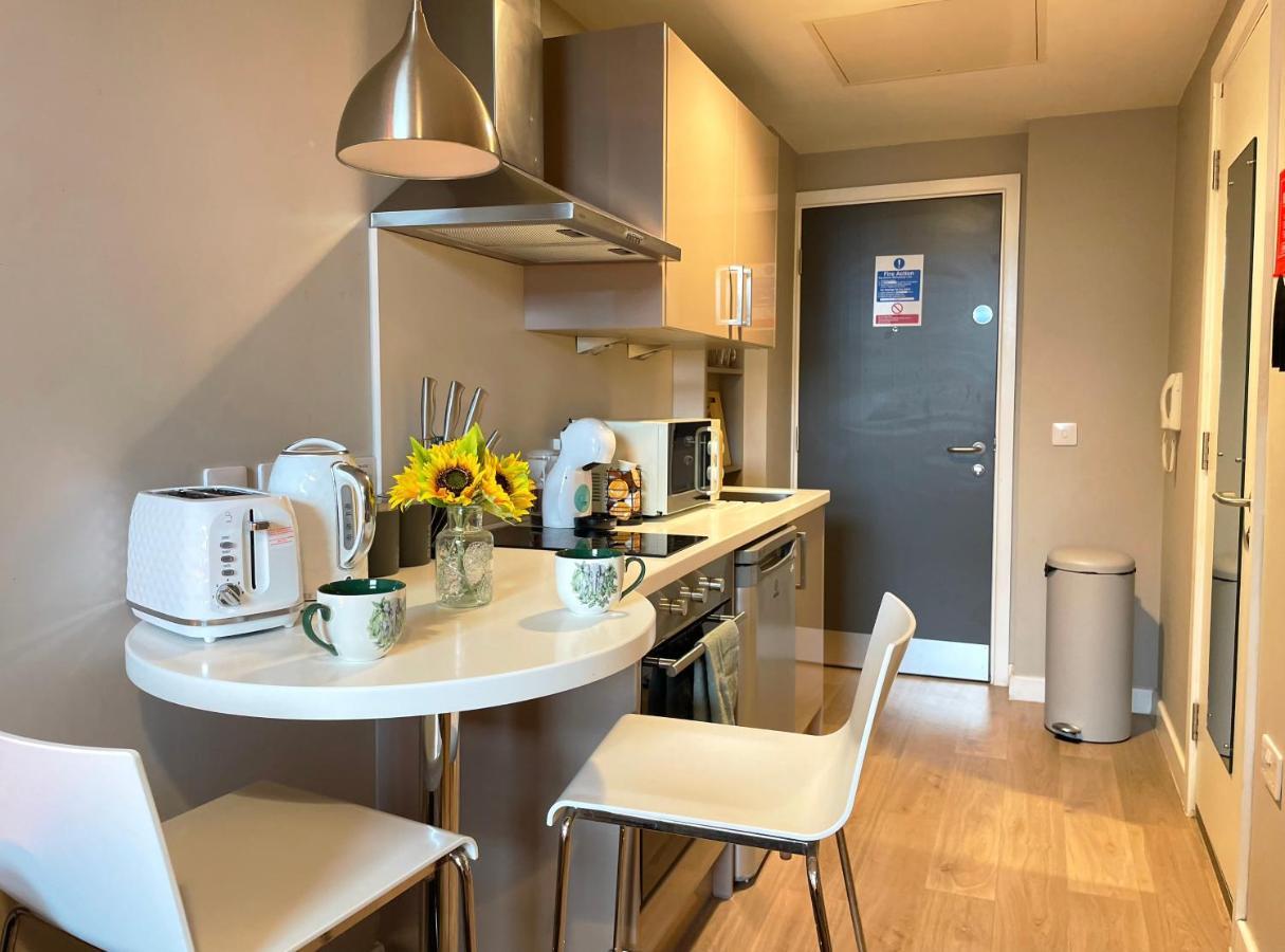 Natural Studio By Hnfc Stays Newcastle-upon-Tyne Extérieur photo